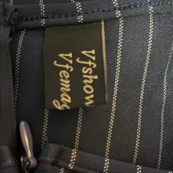 ๐ฒ๐๐ฒ Vfshow Vfemage Nsvy and White Pin-Striped Design Dress size M - Picture 4 of 5